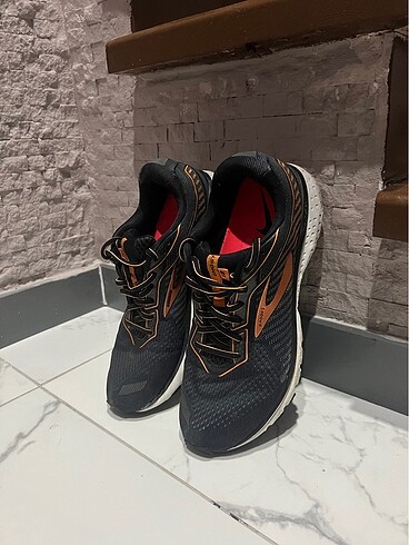 Nike Brooks