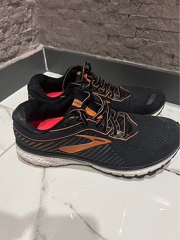44 Beden Nike Brooks