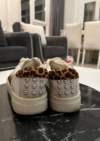 Leopar Desenli Beyaz  Spor Ayakkabızara marka.38numara - Görsel 3
