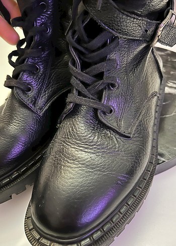 Siyah Deri Rock Punk Tokalı Kadın Bot - Görsel 6