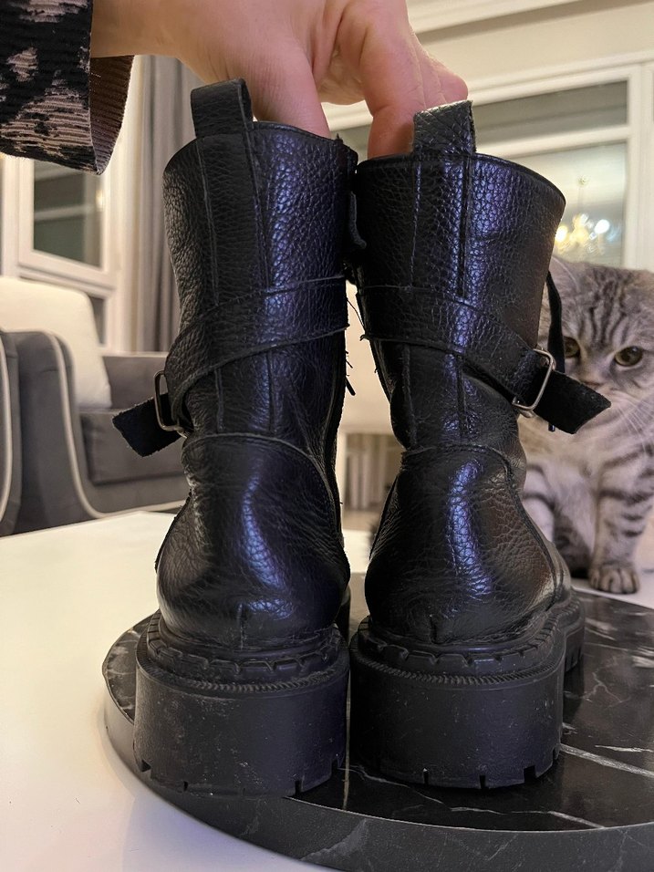 Siyah Deri Rock Punk Tokalı Kadın Bot - Görsel 3