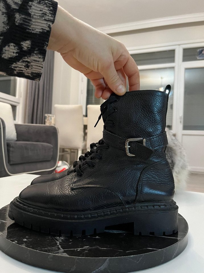 Siyah Deri Rock Punk Tokalı Kadın Bot - Görsel 2