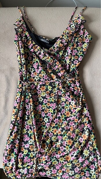 Bershka Çiçekli mini elbise bershka