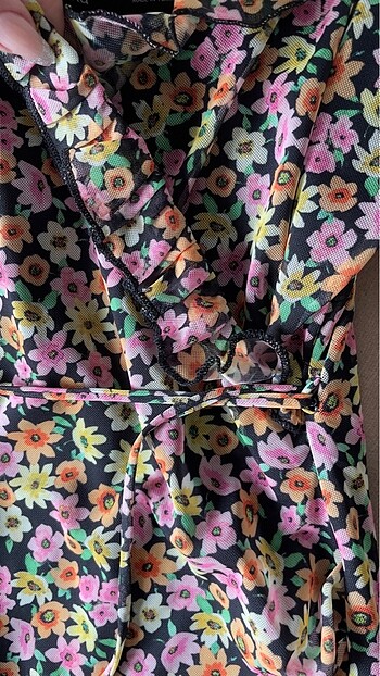 xs Beden çeşitli Renk Çiçekli mini elbise bershka