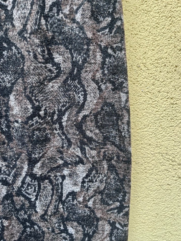 Gri Yılan Desenli Etek - Görsel 3