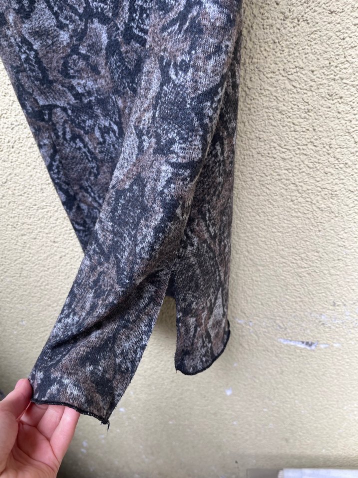 Gri Yılan Desenli Etek - Görsel 4