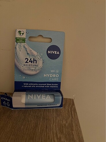 Nivea dudak kremi