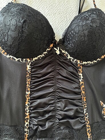 Diğer Playboy leoparlı büstiyer