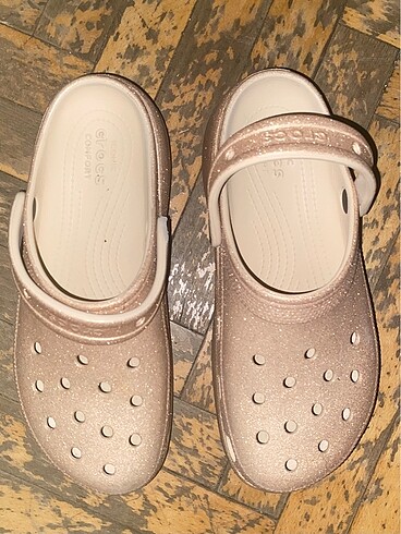 crocs classic platform glitter terlik