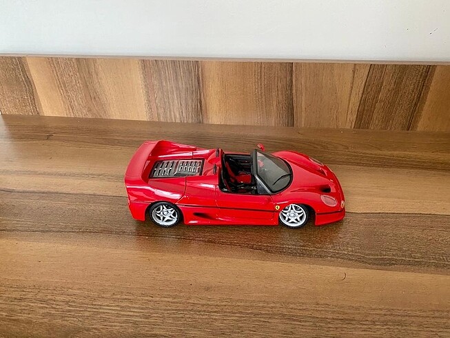Ferrari F50 Model araba 1/18 Maisto üretim, Thailand