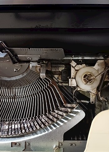 Beyaz Brother Delüx Daktilo - Görsel 5