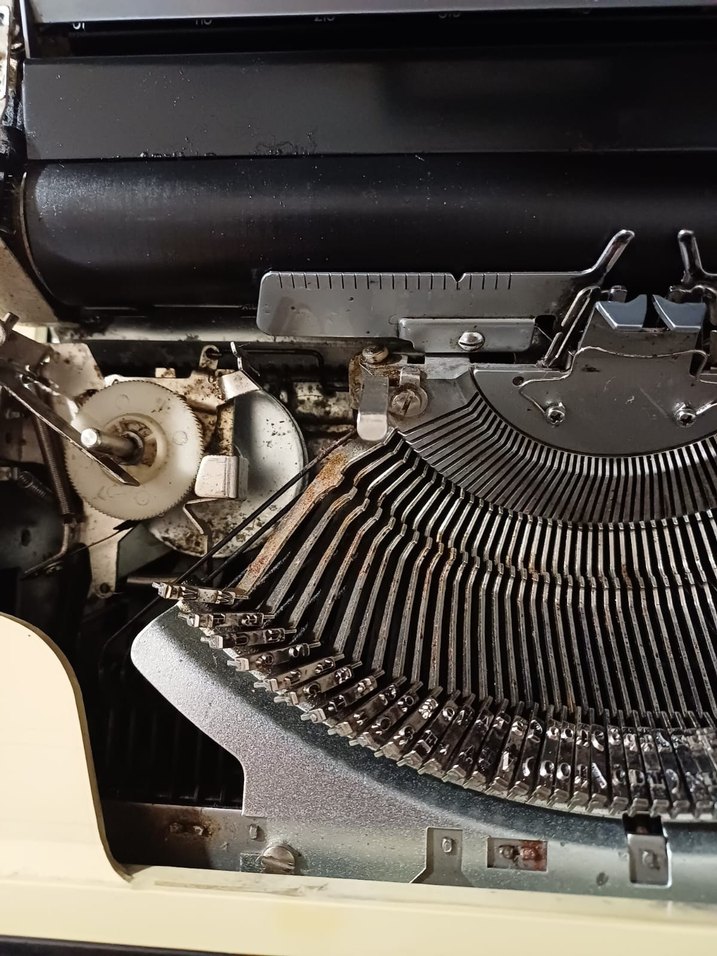 Beyaz Brother Delüx Daktilo - Görsel 4