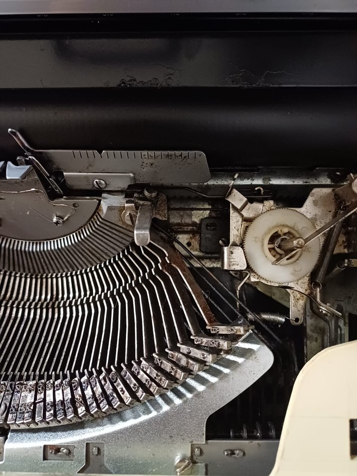 Beyaz Brother Delüx Daktilo - Görsel 5