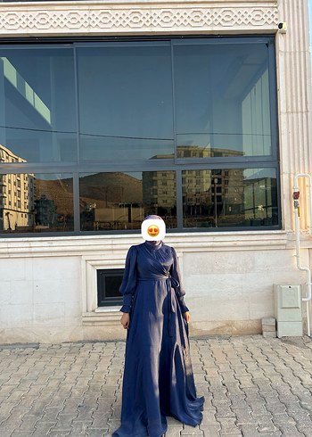 Uzun Kollu Yüksek Yakalı Lacivert Kadın Abiye - Görsel 2