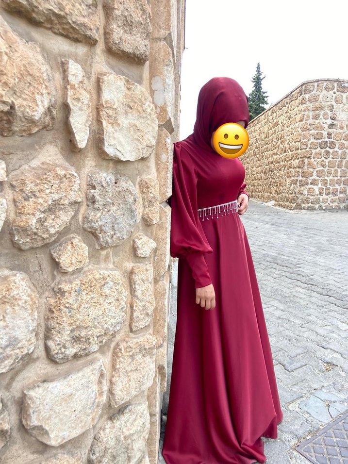 Kırmızı Uzun Kol Detaylı Kadın Abiye Elbise şalı mevcuttur - Görsel 2