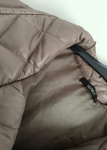 Bej Midi Kadın Kapitone Kemerli Yelek - Görsel 9