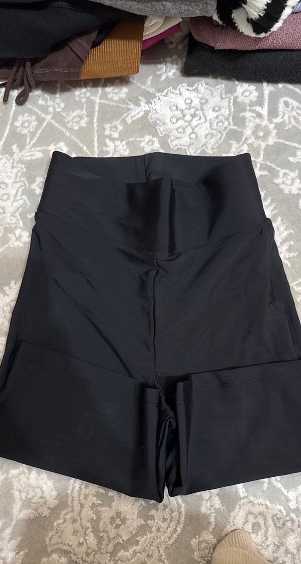 Siyah Elastik Mini Biker Tayt - Görsel 3