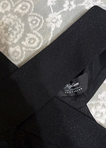 Siyah V Yaka Bantlı Kadın Crop Top - Görsel 2