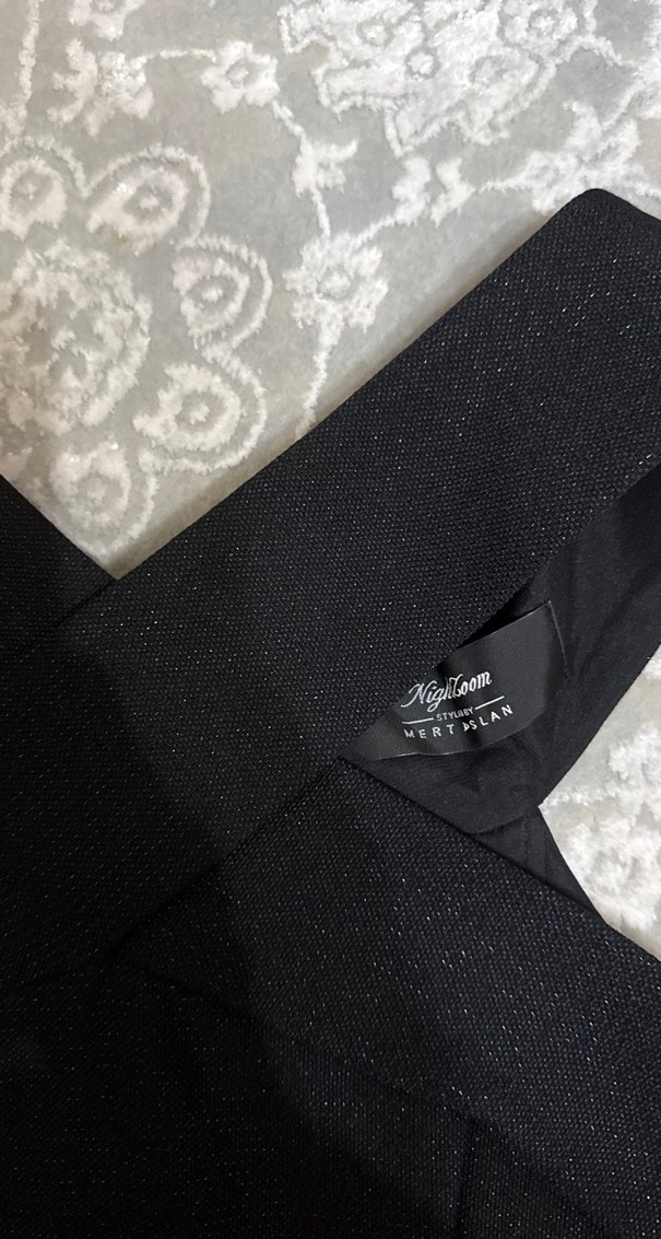 Siyah V Yaka Bantlı Kadın Crop Top - Görsel 2