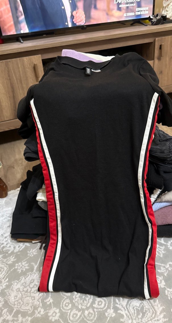 Siyah Elbise - Görsel 3