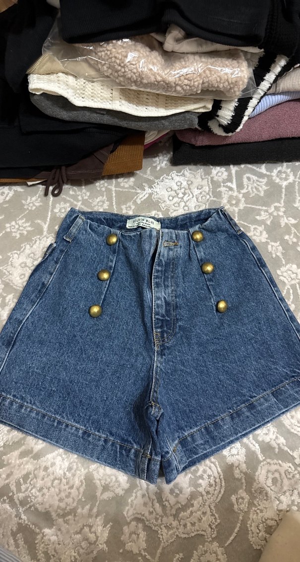 Kadın Mavi Düğmeli Mini Denim Şort - Görsel 3
