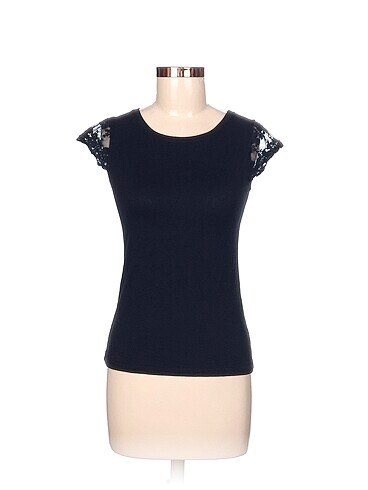 Diğer T-shirt %70 İndirimli.
