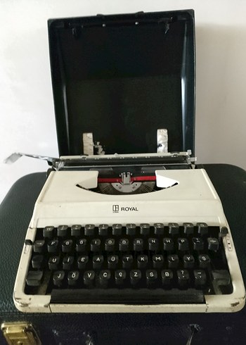 Beyaz Royal Daktilo