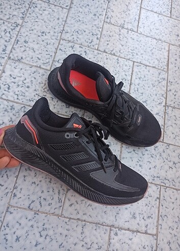 Adidas Siyah Yürüyüş Ayakkabısı