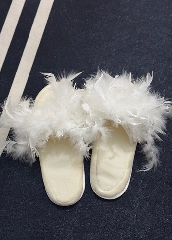 Tüylü Beyaz Hastane Lohusa Terlik - Görsel 2