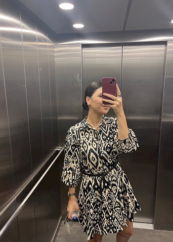 Zara Siyah Desenli Kemerli Mini Elbise