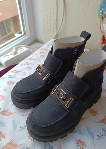 Gerçek deri hakiki deri erkek çocuk bot
