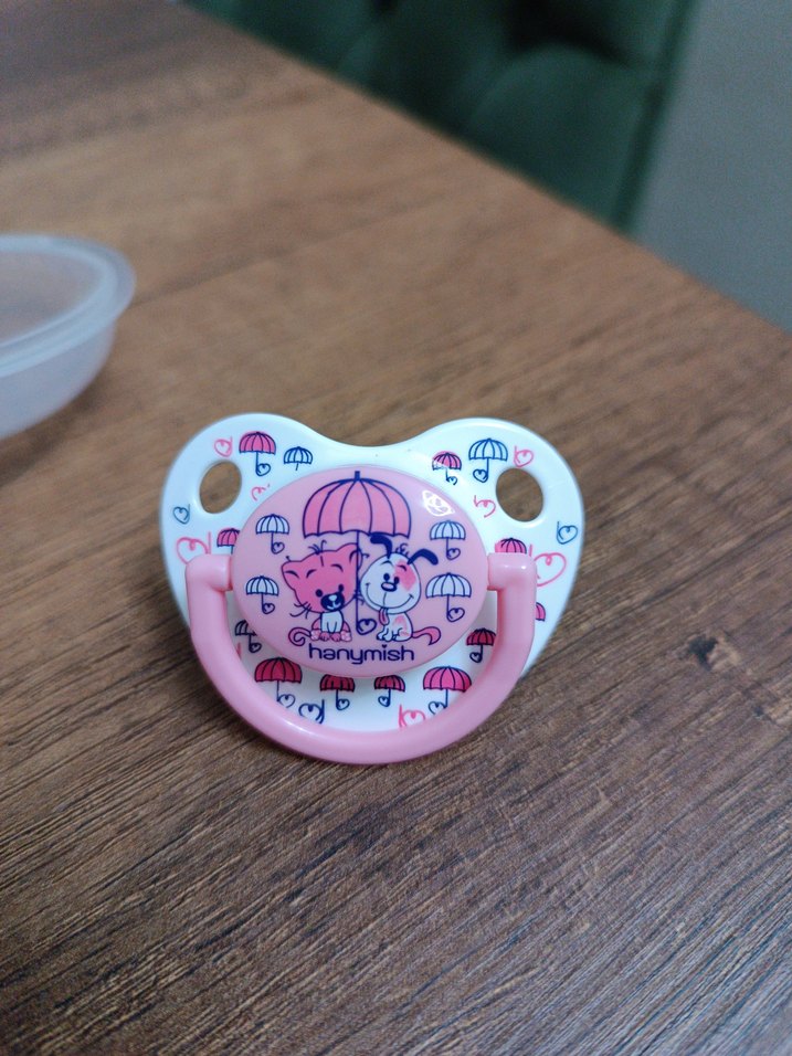 kız bebek emzik - Görsel 4