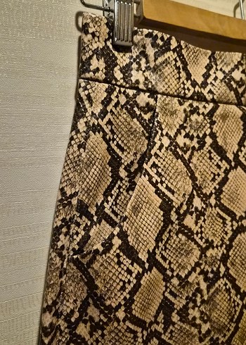 zara yılan deseni deri görünümlü etek. - Görsel 4
