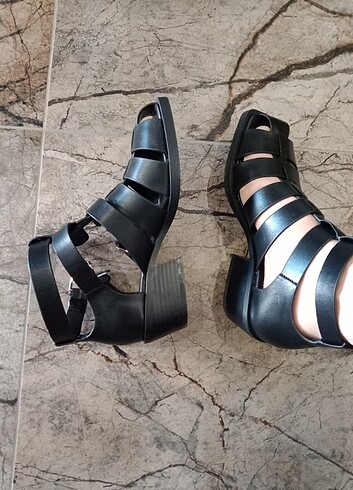 Zara bantlı kalın topuklu deri ayakkabı - Görsel 5