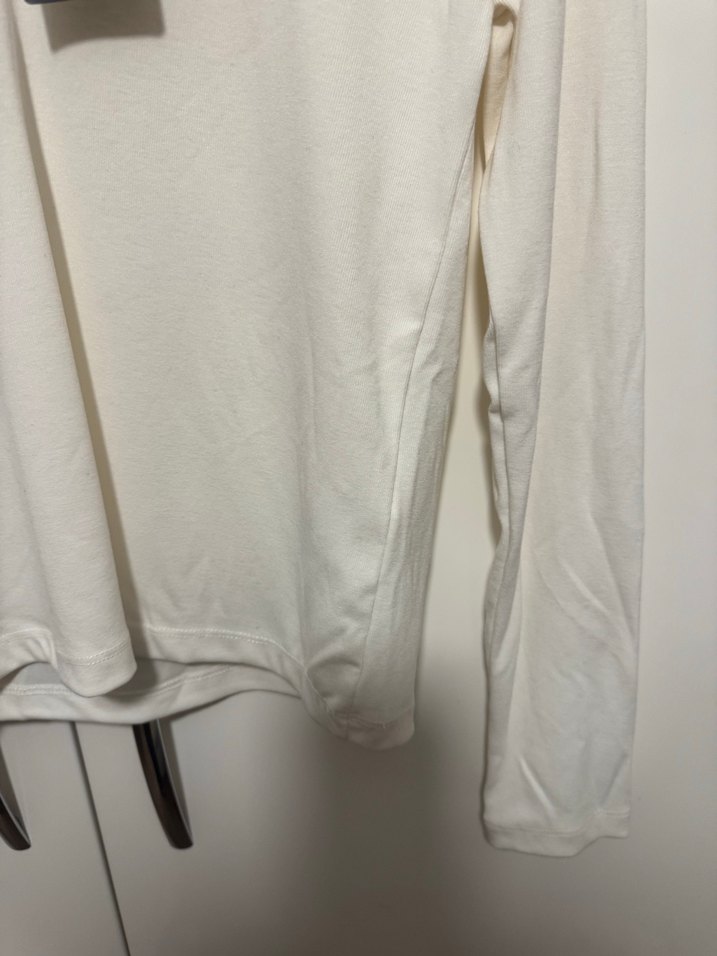 Beyaz V Yakalı Uzun Kollu Kadın Bluz - Görsel 3