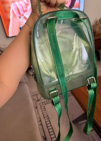 Şeffaf Fermuarlı Yeşil Kadın Sırt Çantası - Görsel 3
