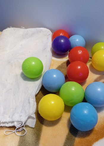 Renkli Plastik Oyun Topları ve Kumaş Torba - Görsel 4