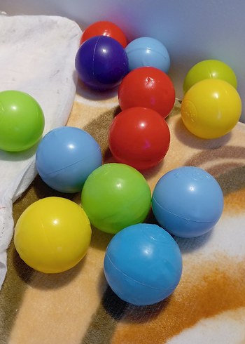 Renkli Plastik Oyun Topları ve Kumaş Torba - Görsel 3