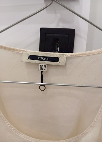 İpekyol işlemeli krem bluz - Görsel 3