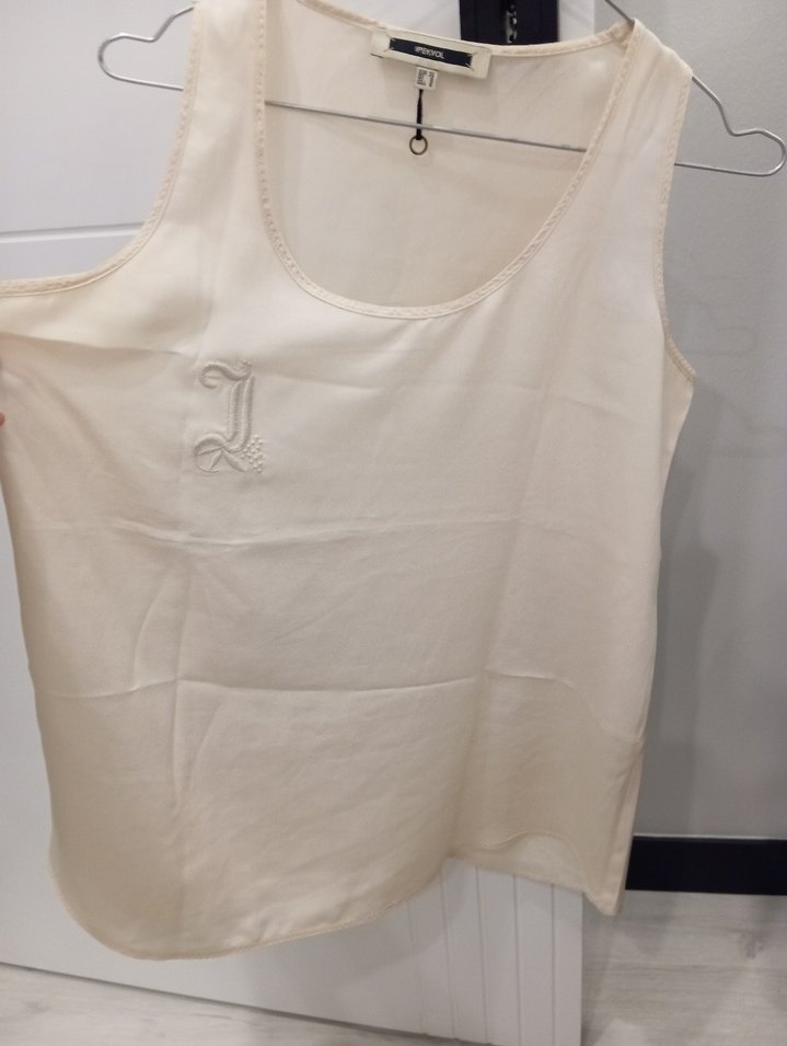 İpekyol işlemeli krem bluz - Görsel 2