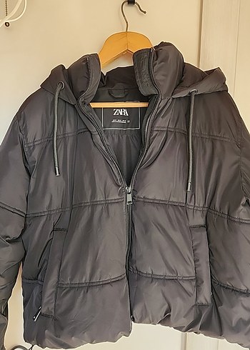 ZARA siyah Kapüşonlu Fermuarlı Kısa mont