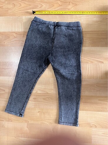 7 Yaş Beden gri Renk Zara 7 yaş sıfır pantolon