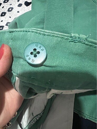 GAP Çimen yeşili sıfır şort - Görsel 5