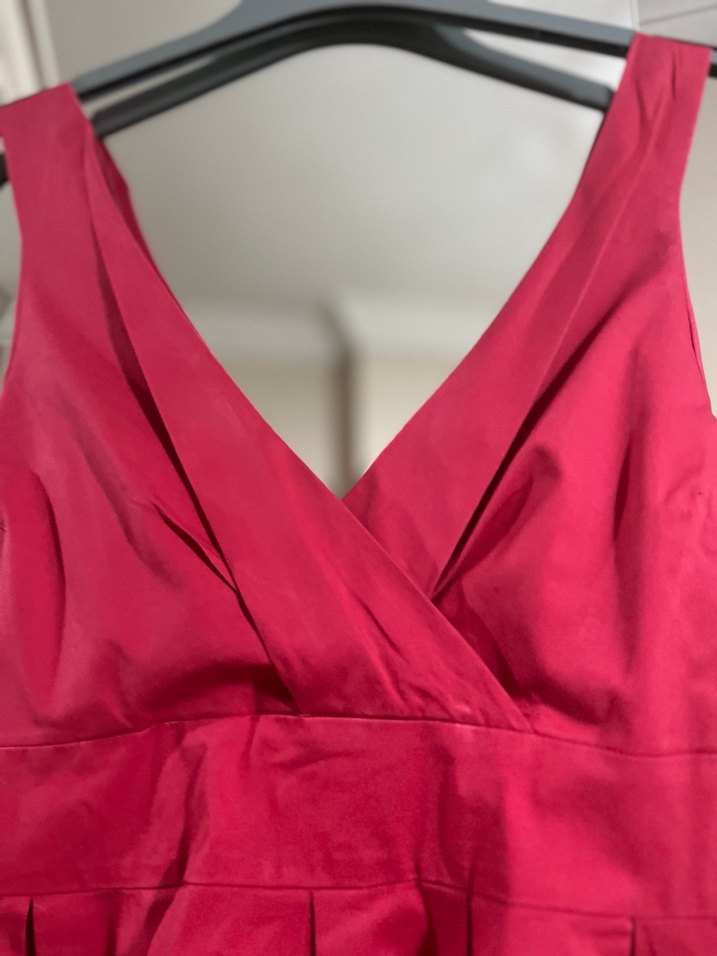 Ahıududu rengi masal gibi kesimli elbise - Görsel 4