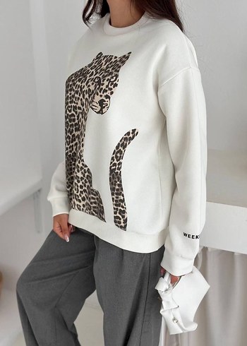 s Beden beyaz Renk Leopar Desenli Beyaz Kadın Sweatshirt