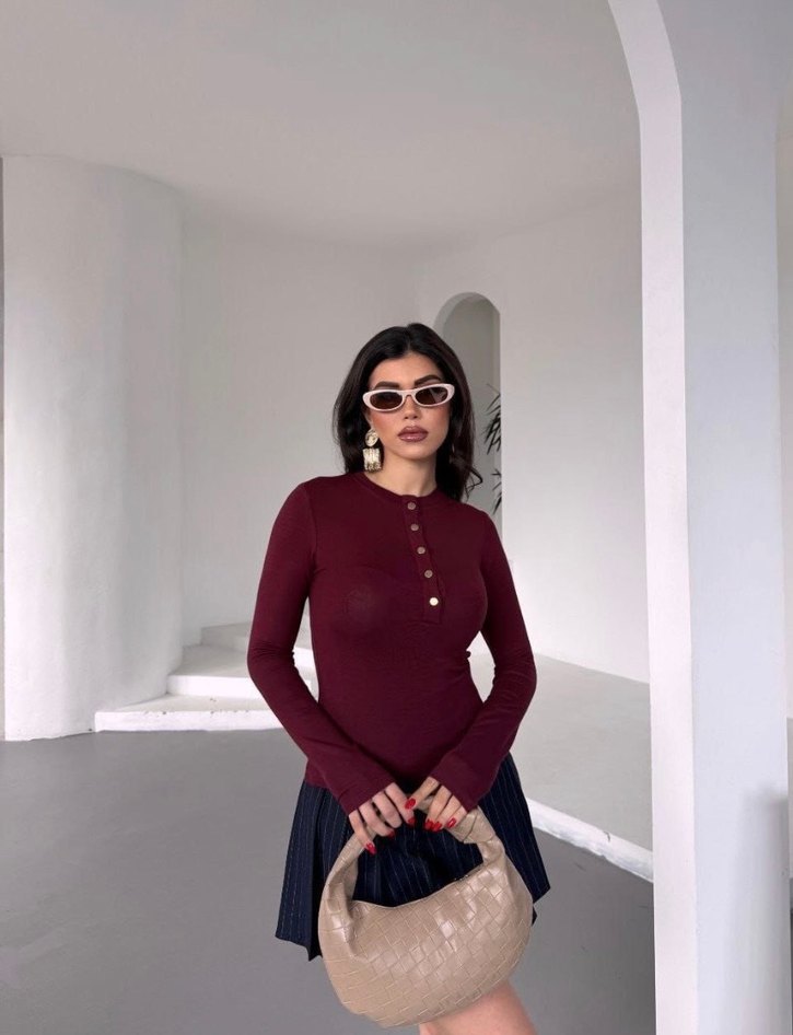 Bordo Düğme detaylı bluz - Görsel 2