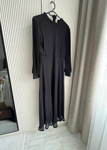 Uzun Kollu Siyah Pilili Gotik Elbise