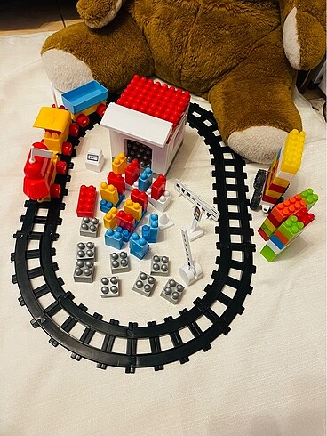 Tren yollu Lego