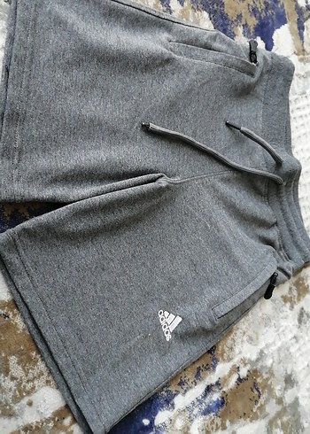 Gri Adidas şort