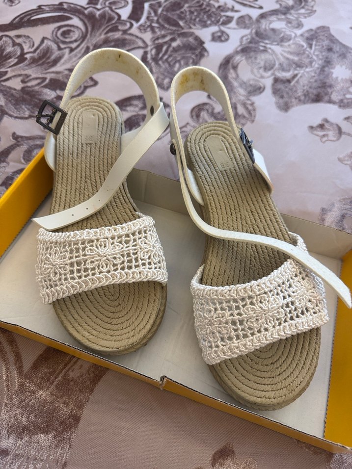 Beyaz Örgü Bantlı Kadın Sandalet - Görsel 3